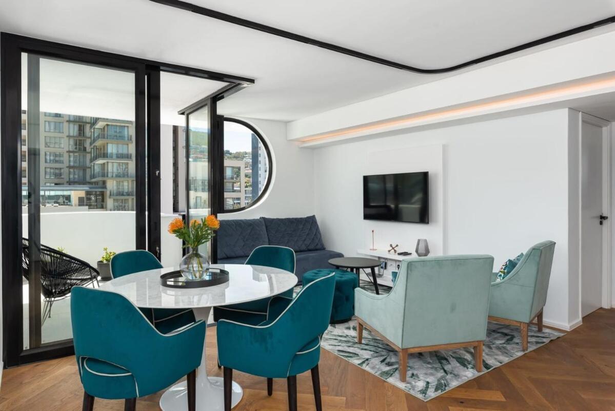 Luxurious Penthouse Centre Stunning Views Apartment
